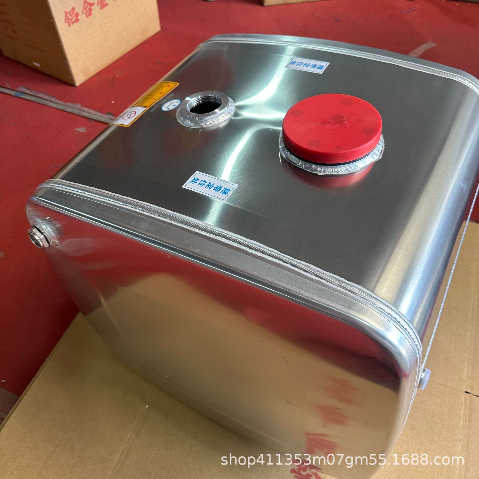 Factory In-Stock Aluminum Alloy Fuel Tank for Howo, Sinotruk, Jiefang Trucks, Heavy-Duty Trucks, Aluminum Alloy Fuel Tank, Auxiliary Fuel Tank, Lightweight