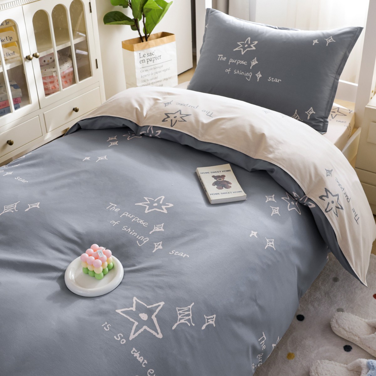 Dormitorio de estudiantes de tres piezas de cama de algodón, sábanas de algodón, sábanas de cama, un conjunto completo de seis colchas