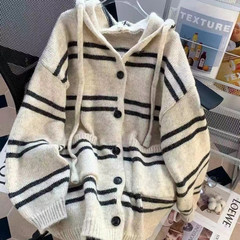 韓国版のゆったりとした帽子がついています。