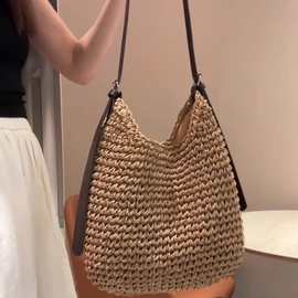 纯手工制作编织沙滩旅行包2026新款夏超火百搭度假单肩斜挎水桶包