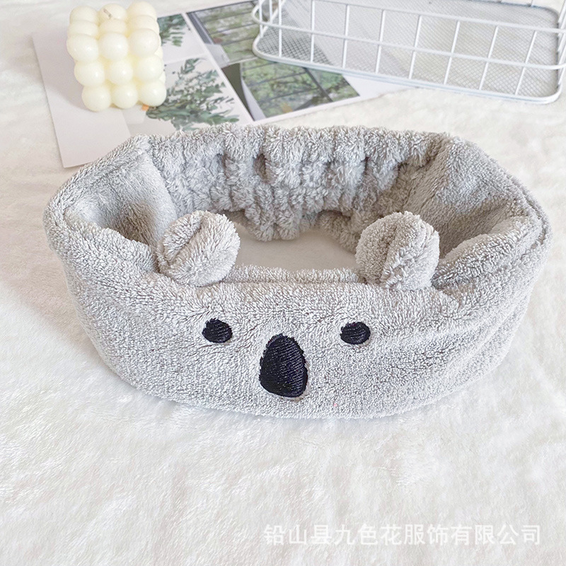 Oso de dibujos animados japonés bordado banda de pelo de terciopelo de coral pañuelo para la cabeza femenina lavado de cara SPA yoga felpa accesorios para el cabello de ala ancha