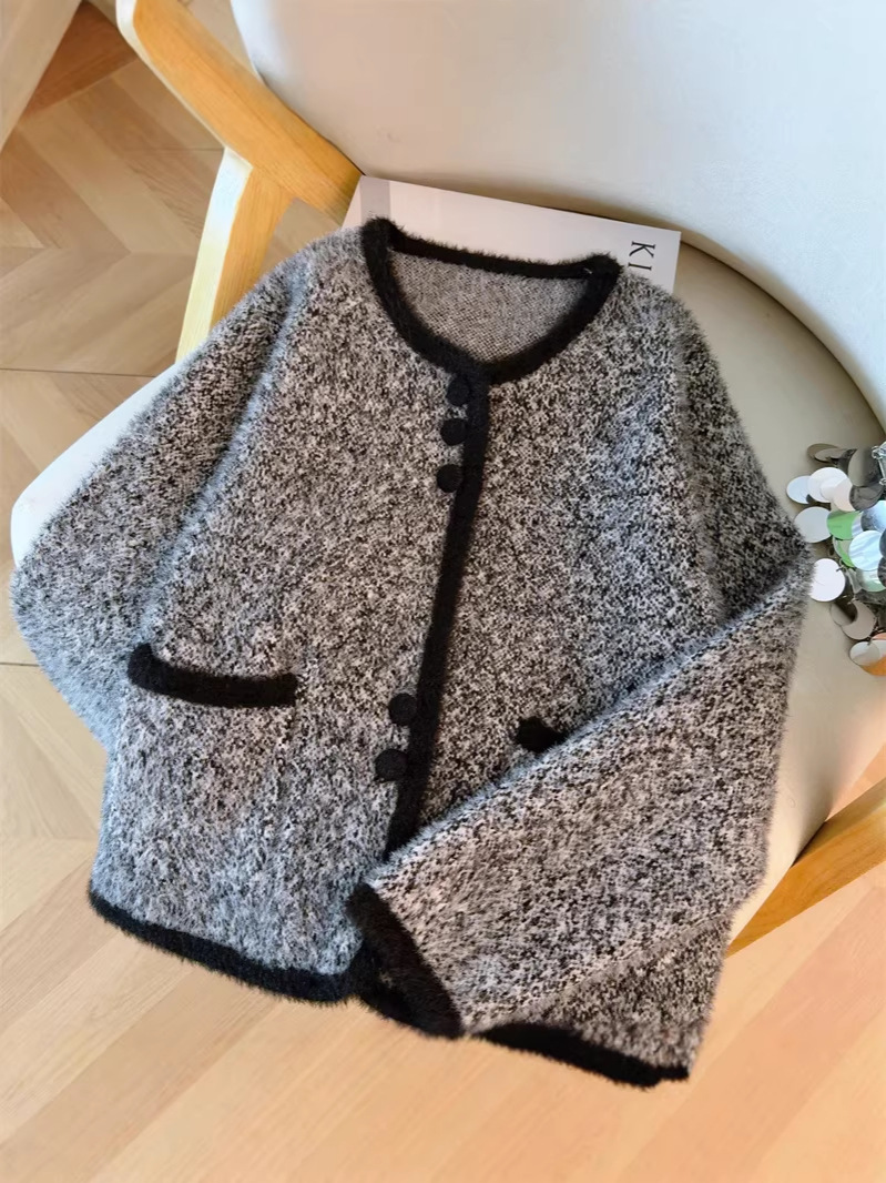 Áo croptop nữ tay ngắn phong cách tiểu thư sang trọng — màu xám