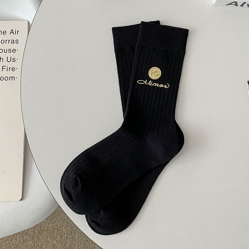 2025d Ins Hot Stamping Winter New Versatile Internet Celebrity Cotton Trendy Mid-Calf Socks_voghion.com