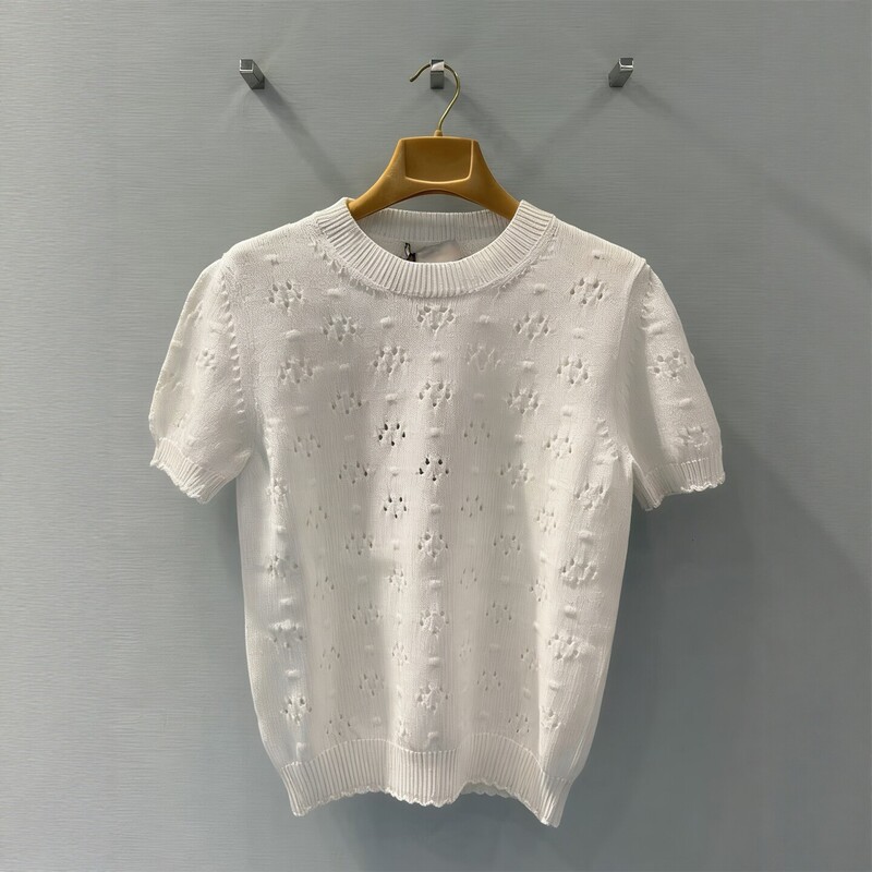 Shenzhen Nanyou Haute Couture 26 Spring/Summer New Letter Logo Appliqué Slim Fit Cotton Hollow Out Round Neck Short Sleeve Knit Top Shenzhen Nanyou Haute Couture 26 Spring/Summer New Letter Logo Appliqué Slim Fit Cotton Hollow Out Round Neck Short Sleeve Knit Top