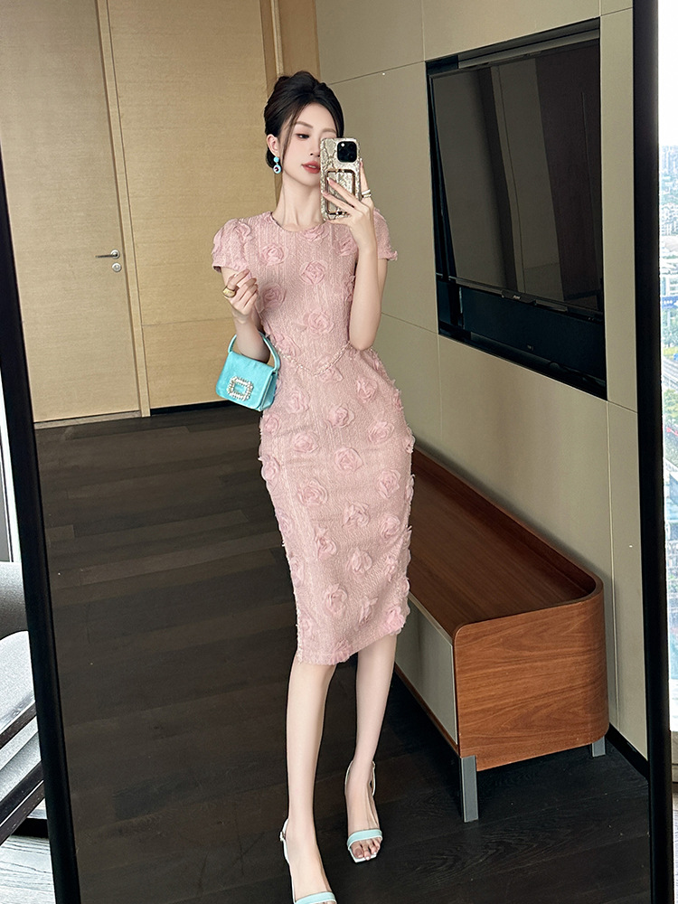 Váy dệt kim họa tiết hoa rỗng thiết kế ngọt ngào thanh lịch — Màu hồng
