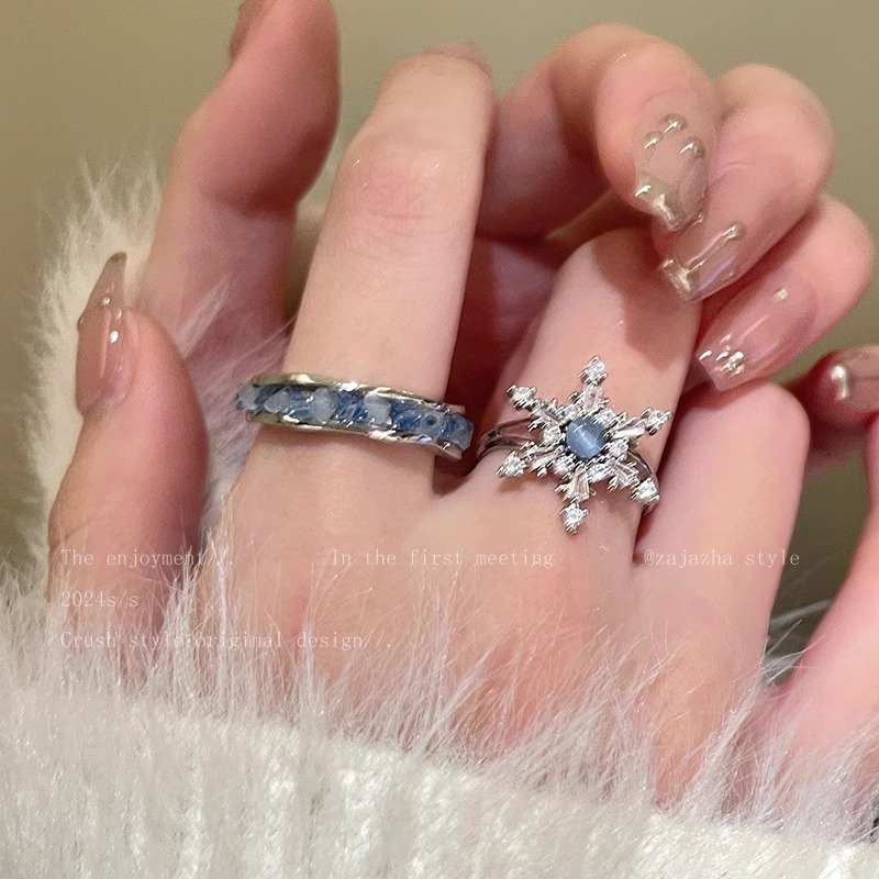 (2개) 한국어 파란색 눈송이 지르콘 반지 쌓인 빛 럭셔리 달콤한 2024 새로운 분위기 여성 다목적 검지 손가락 반지