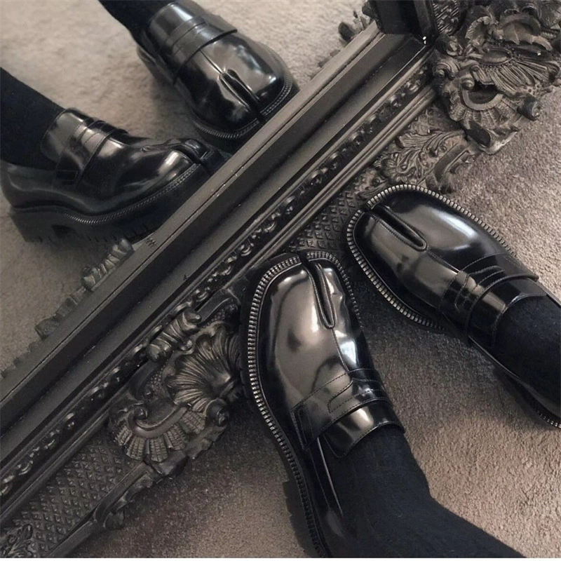Высокое разрешение M6 Margiela туфли-лодочки с дюймами, ботинки с рогой, британские маленькие кожаные туфли tabi кожаные derby черные