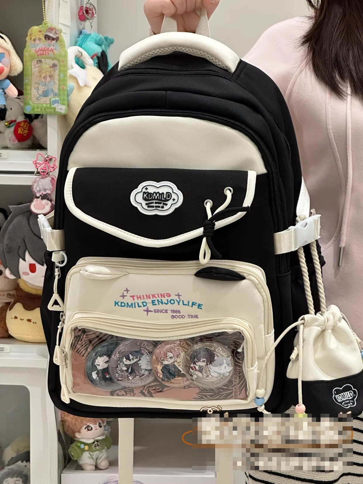 검은색 배낭(액세서리 없음)