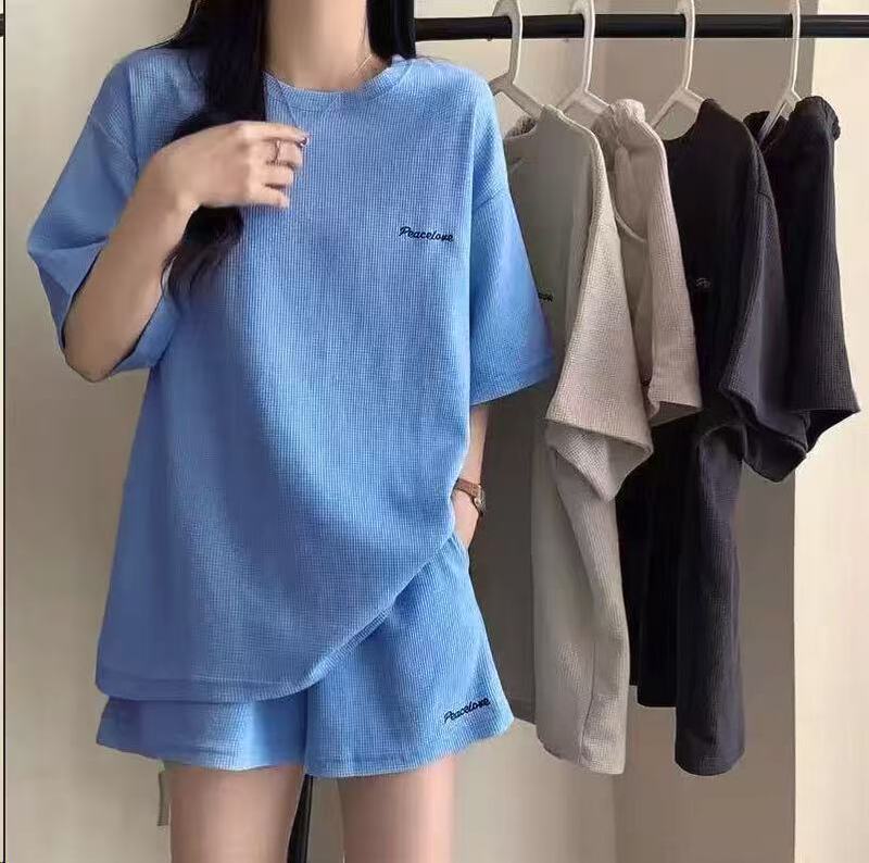Summer Casual Sports Short-Sleeved Loose Wide-Leg Shorts, Slimming and Fashionable, Waffle-Style Two-Piece Set, Korean Style Embroidered and Stylish Summer Casual Sports Short-Sleeved Loose Wide-Leg Shorts, Slimming and Fashionable, Waffle-Style Two-Piece Set, Korean Style Embroidered and Stylish