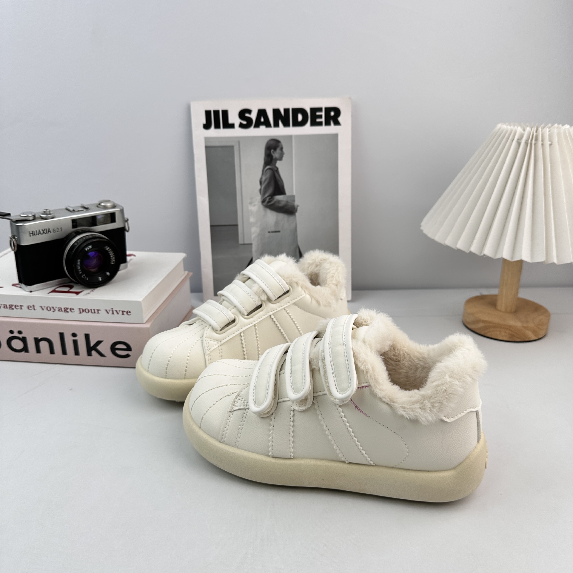 Yuanbo 2025 zapatos de invierno de mujer con zapatos de lana cálida de algodón de nicho zapatos de lana para mostrar los pies pequeños zapatos de entrenamiento para el cabello