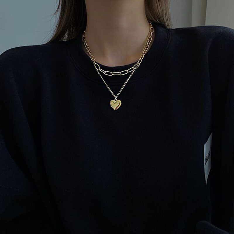 Collana a strati minimalista da donna in stile quiet luxury_voghion.com