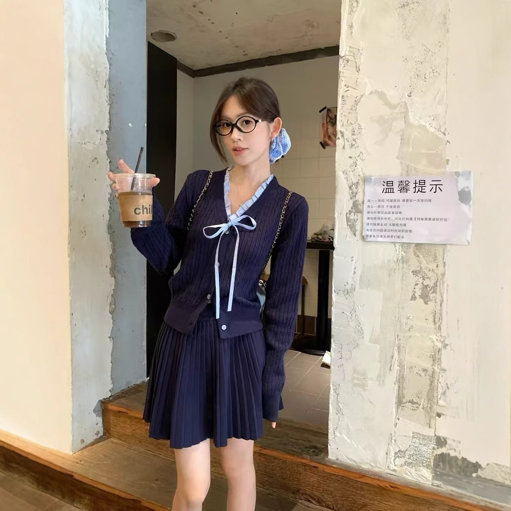 Korean Style College Style suit Women's Wood-ear Stitching Knitted Cardigan Top Autumn and Winter Pleated Skirt Skirt Two-piece Set