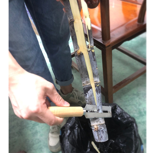 Wholesale stainless steel wooden handle sugar cane knife melon planer planer pineapple knife cane knife melon fruit peeling knife