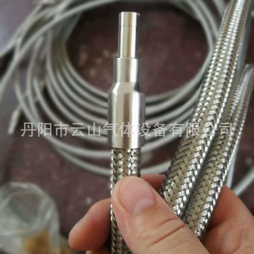 Продам гофрированную трубу высокого давления из нержавеющей стали, фланцевую гофрированную трубу, быстроразъемную рожковую гофрированную трубу, гофрированную трубу.