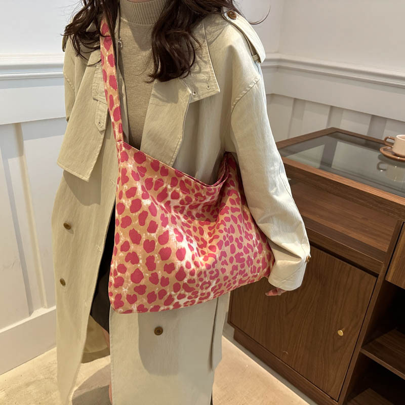 Bolsa de lona de leopardo de gran capacidad de mujer 2024 nuevo otoño invierno bolsa de compras casuales bolsa de viaje de clase