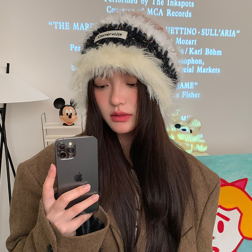 Soft Knit Beanie for Girls - Autumn/Winter  New Arrival Wool Hat, Warm and Ear-Protecting Striped Korean Style, Versatile and Face-Smoothing