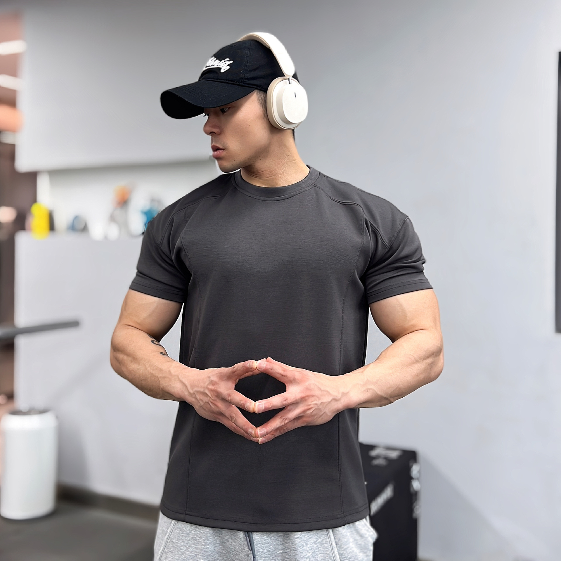 High quality Autumn men long sleeved T-shirt Fashion sport Round Collar fitness running mesh Breathability Training t-shirt men