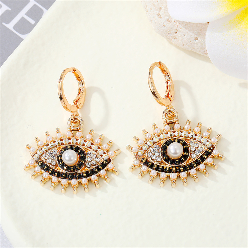 Retro Pearl Eye Color Rhinestone Love Demon Eye Ear Ring Cross-border Jewelry display picture 7