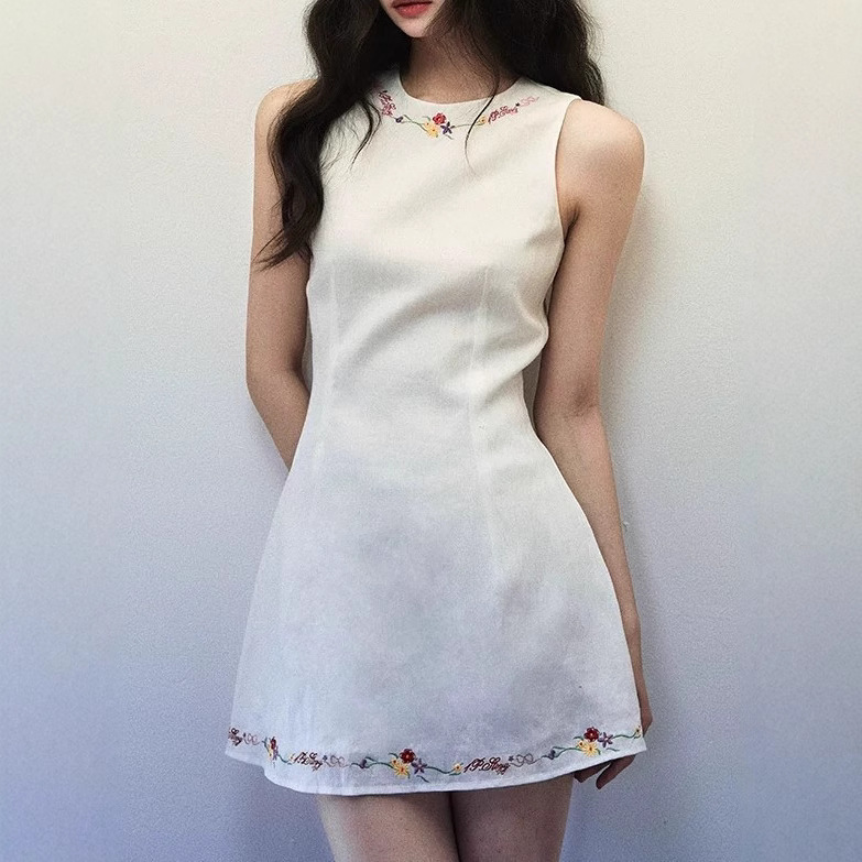 1P STUDIO White Linen Embroidered Vest dress Women's Spring and Summer Dig Shoulder Design Waisted Sleeveless Skirt 1P STUDIO White Linen Embroidered Vest dress Women's Spring and Summer Dig Shoulder Design Waisted Sleeveless Skirt