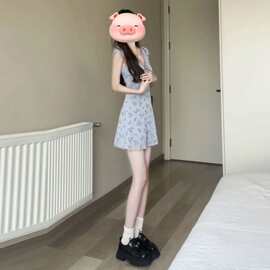 法式纯欲风撞色蝴蝶结V领碎花连衣裙女夏季甜辣妹性感收腰A字短裙