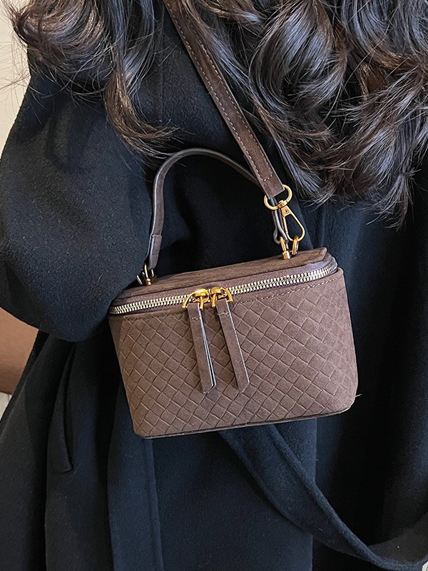 Bolso para mujeres 2025 nuevo retro transfronterizo de piel de ciervo tejido caja de mano pequeña bolsa cuadrada de textura alta mochila