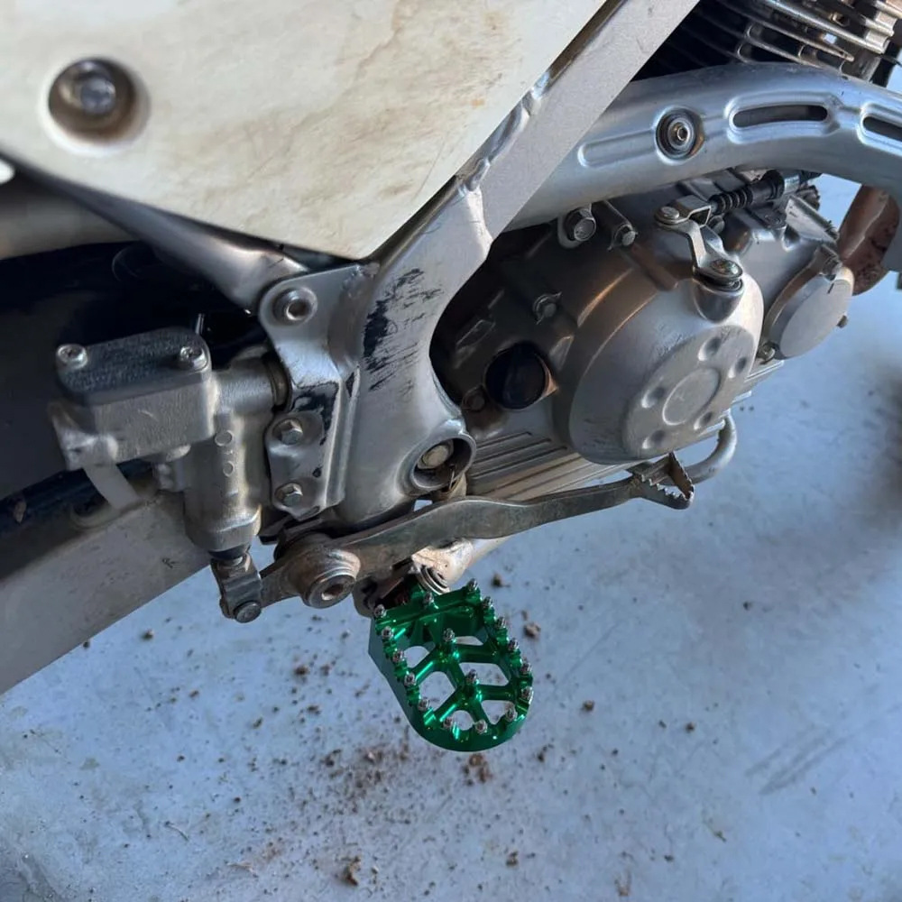 Suitable for Kawasaki KX65 KX80 KX85 KX100 off-road motorcycle modified pedal non-slip front foot