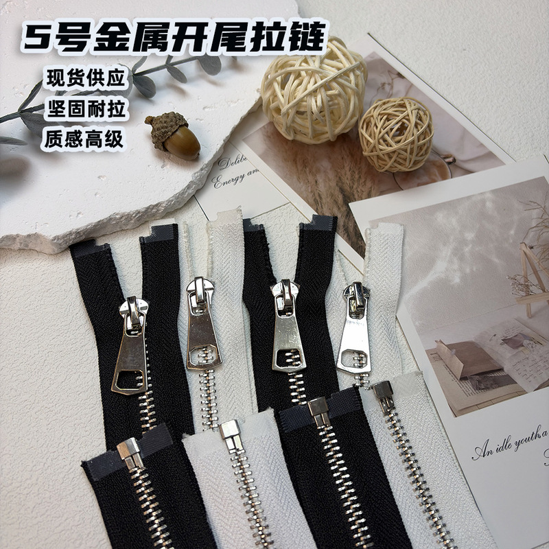 No. 5 Metal Open-End Zipper Garment Accessories for Jackets and Bags, White Gold and Silver Teeth Zipper, 45Cm-70Cm, in Stock Wholesale