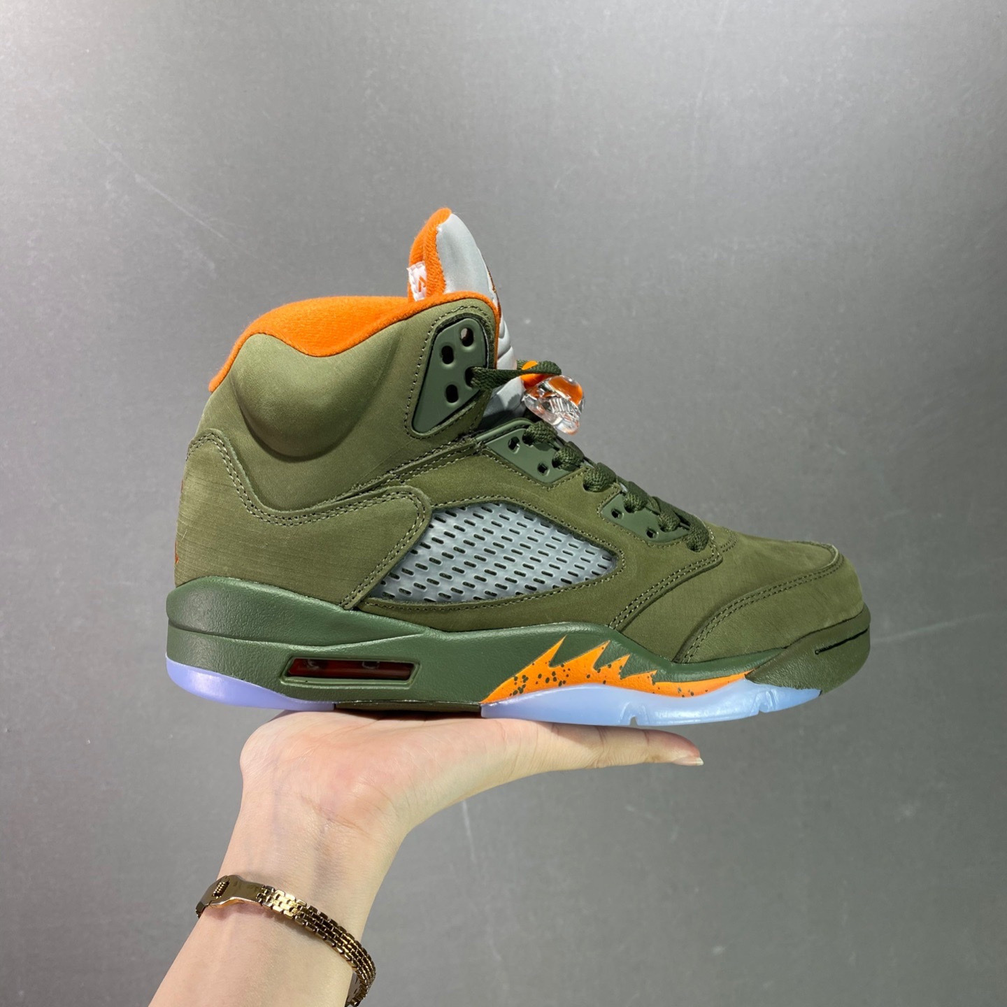 Zapatos de baloncesto de alta calidad AJ5 Jiao Wu Zhixiu Zapatos deportivos de amortiguación de arce verde oliva zapatos casuales de pareja