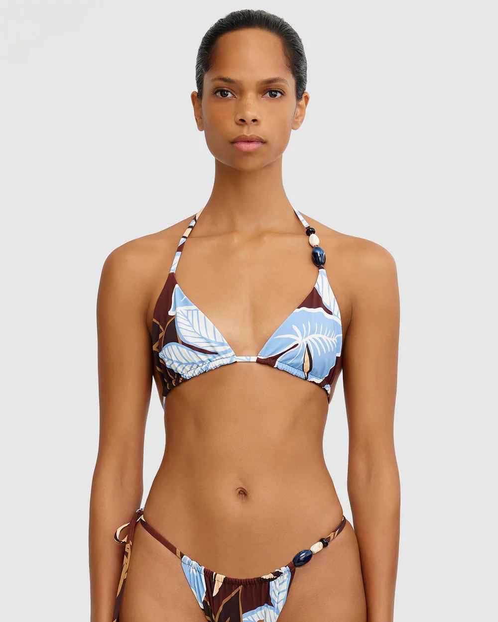 plein pied avant - Bikini Brésilien Floral Bleu Marron – Maillot de Bain Sexy et Confortable - Couleurs Lagon