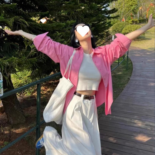 Early autumn fashion: Women's pink long-sleeve POLO-collar top—thoughtfully designed, niche-style, slimming, and perfect for a laid-back, casual vibe.