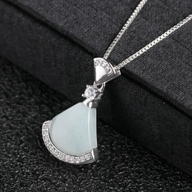 翡翠项饰;翡翠手饰;天然珍珠项饰