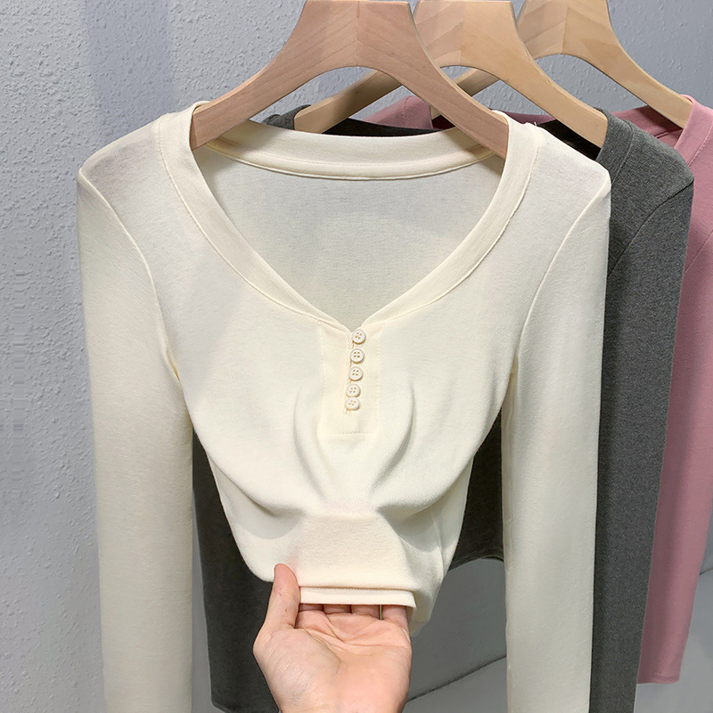Camiseta de manga larga con cuello redondo rosa para mujer 2024 nuevo estilo delgado y delgado, camisa de fondo súper hermosa, top con botones de diseño image 4