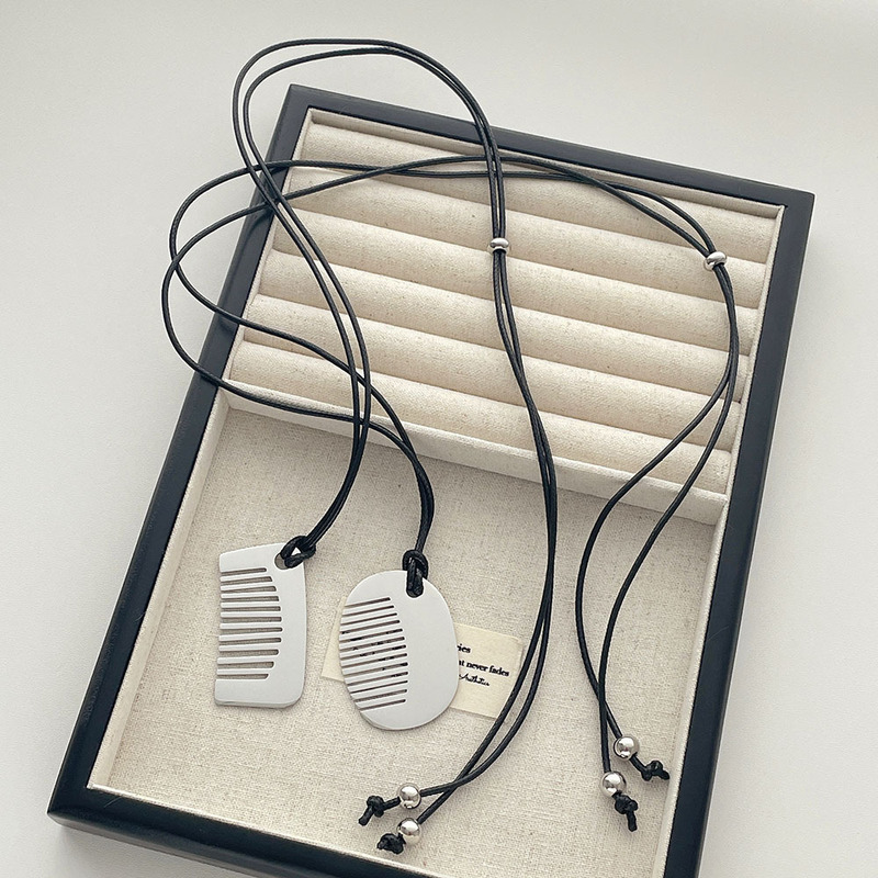 silver Small Comb Necklace Retro Long Pendant Women's Niche Design New Woolen Chain High-end Fashion Accessories