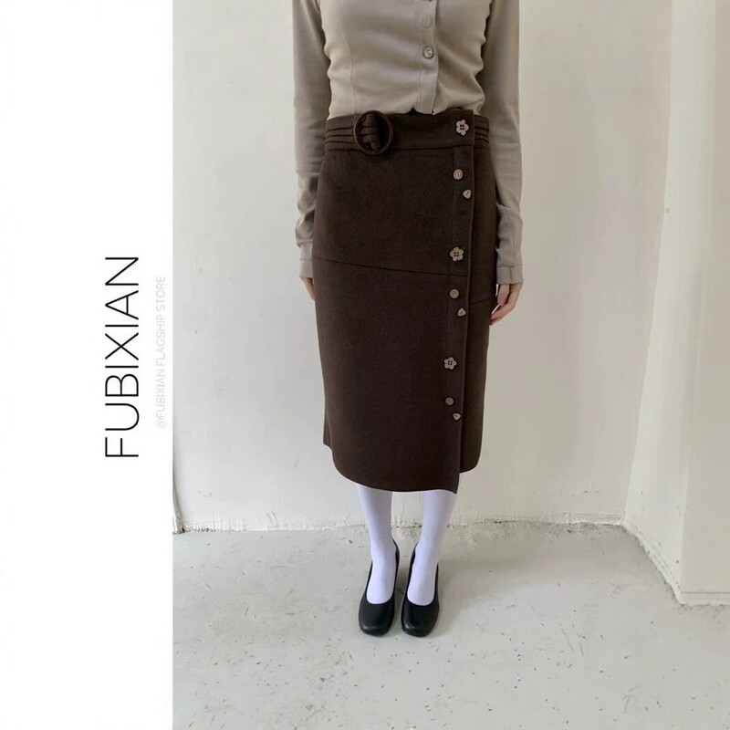 2026 new retro brown wool blend midi skirt with high waist and button detailing, versatile for fall and winter 2026 new retro brown wool blend midi skirt with high waist and button detailing, versatile for fall and winter