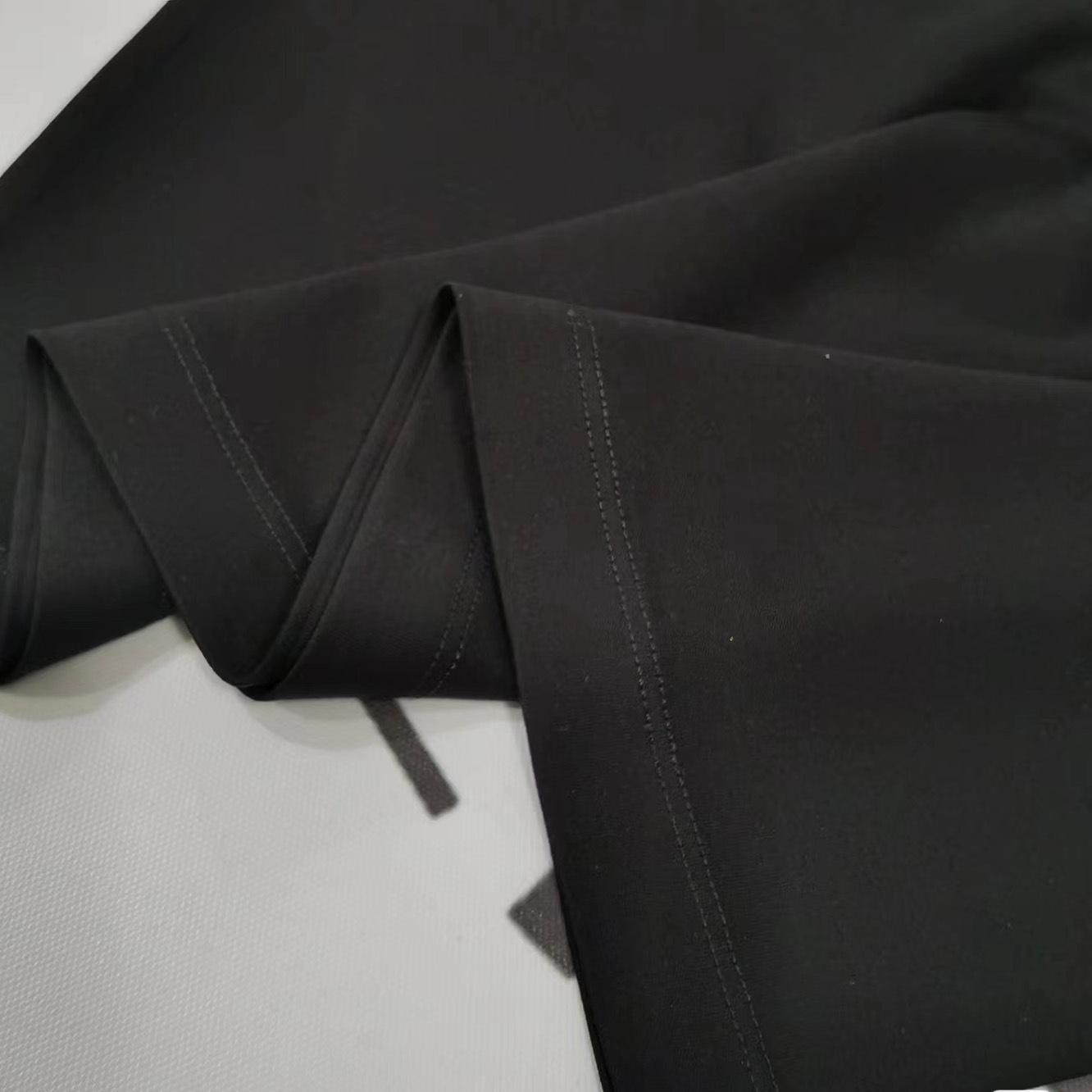 Nueva ropa de calle de alta calidad para hombres, suéter deportivo al aire libre suave de algodón de moda con estampado gráfico