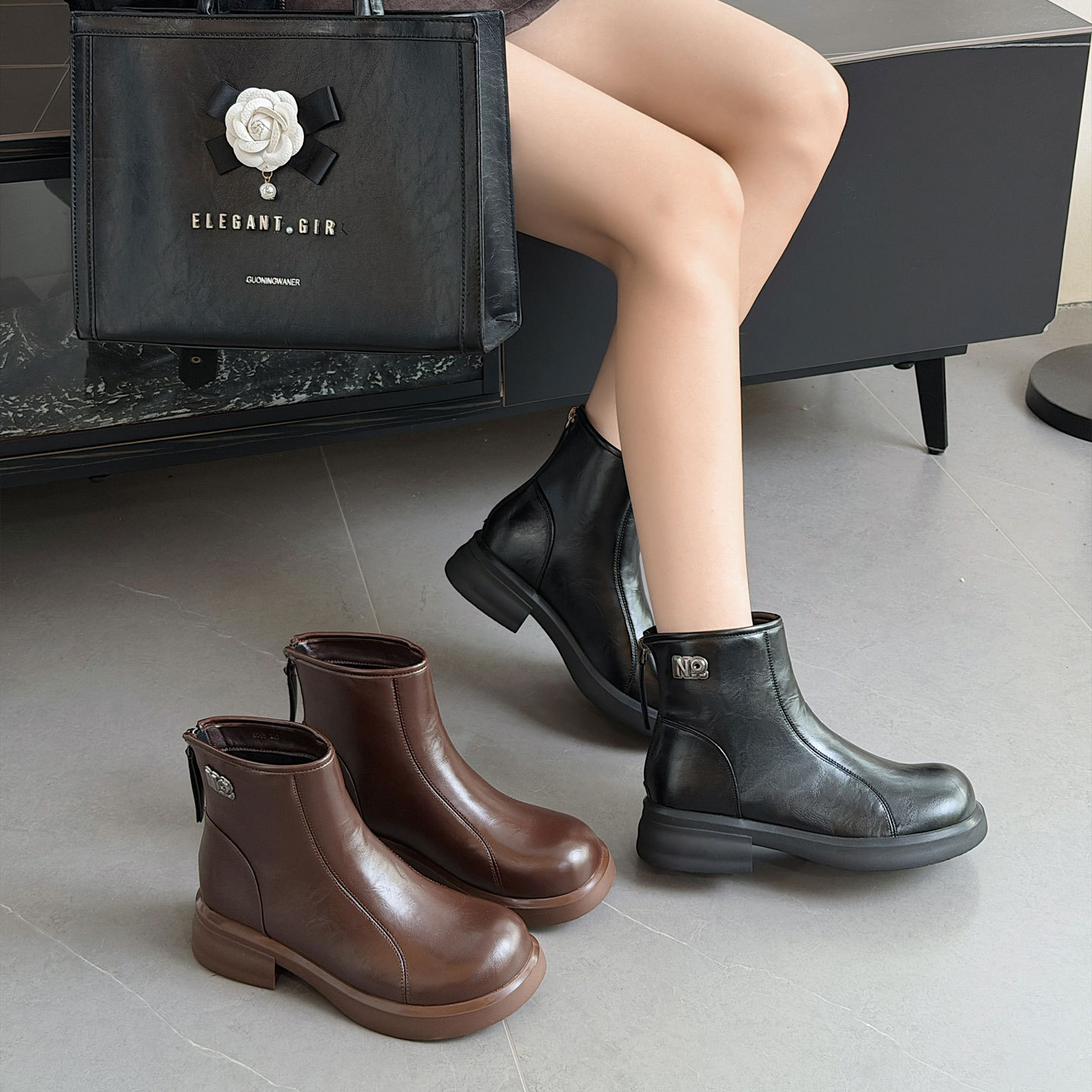 秋冬季加绒保暖马丁靴女韩版后拉链洋气小短靴女厚底休闲瘦瘦靴女