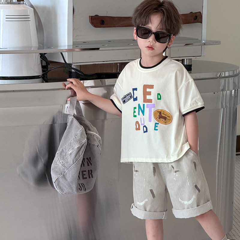 7412 Traje coreano de manga corta para niños 2025 Nuevos pantalones cortos de verano para bebés para niños Ropa de moda para niños Cool y guapo