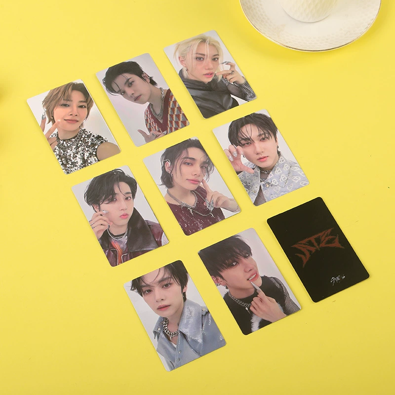 Фотокарточка (STRAY KIDS) компактная карточка, ламинированная 5,4 × 8,6 см, коллекционные варианты