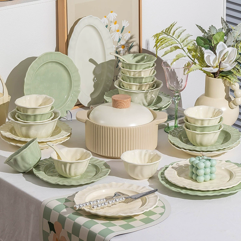 Ceramic Tableware Set, Petal-Edge Non-Slip Design, Home Dinnerware Various Sizes