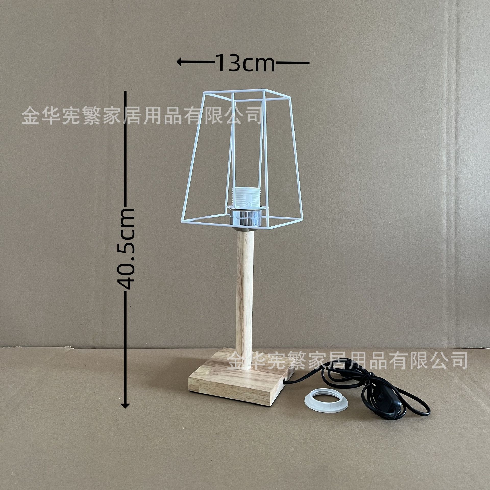 9x13x17 사다리꼴 철제 프레임 + 28개의 높은 사각형 나무 베이스