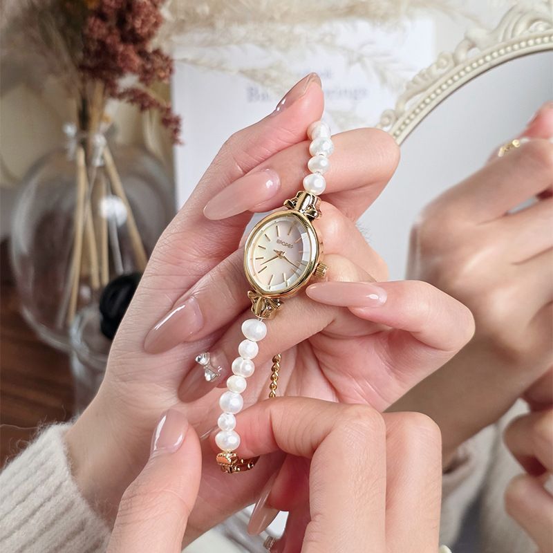 Pearl Watch Compact Dial Watch Women's Niche High-End Valentine's Day Gift Niche Retro Quartz Watch