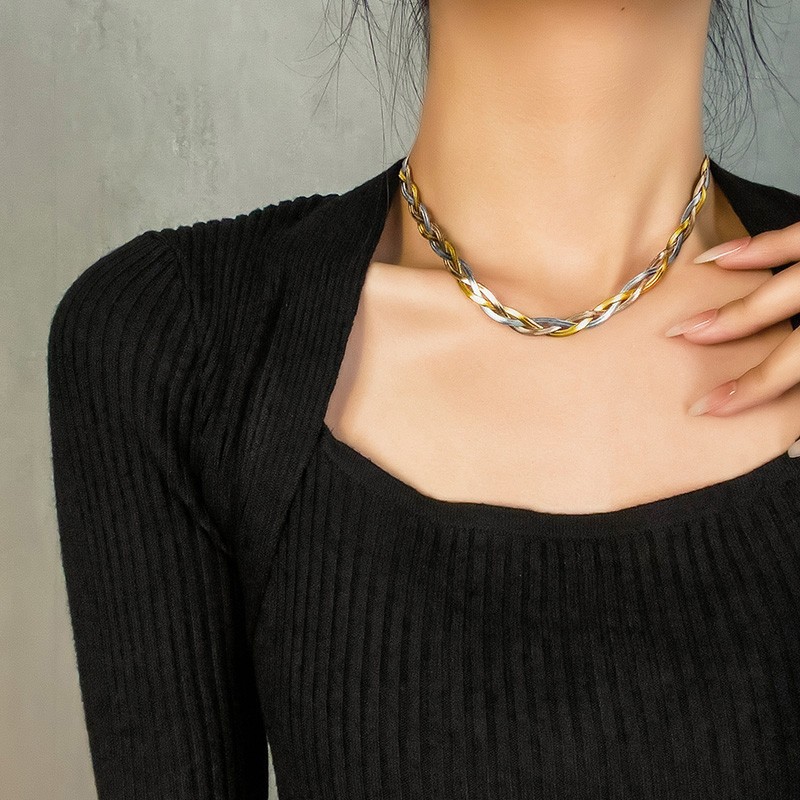 Solid Color Pattern Women'S Gender Punk Cool Style Solid Color Titanium Steel Necklace