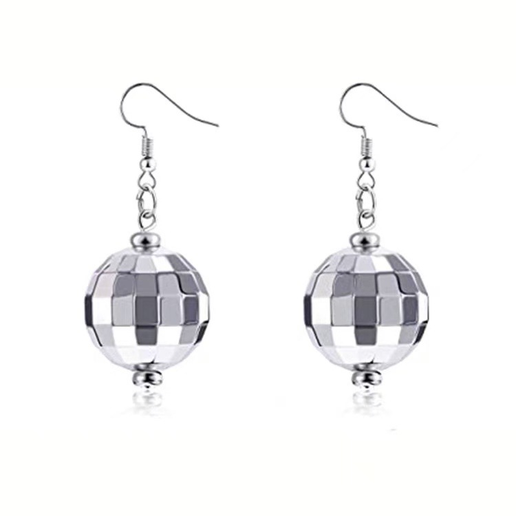 Europa y los Estados Unidos transfronterizos nuevos retro aretes de aretes de estilo discoteca collar simple callejera explosiva joyería mujer