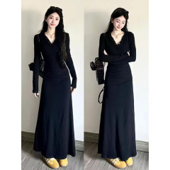 初秋に着用するためのハイエンドの黒のスウェットシャツドレスの完全なセット、女性の秋の服、2025年の新しいロングスカート