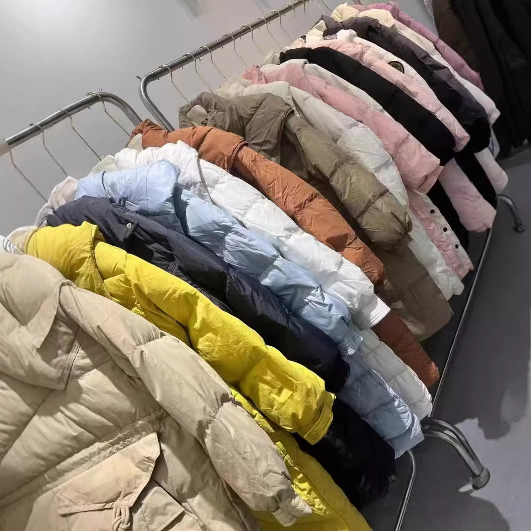 品牌折扣女装羽绒服品牌尾款杂款包清货厂家一手货源实体直播批发