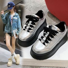 爆款春季厚底小白鞋韩版松糕底学生板鞋2025新款潮流小个子运动鞋