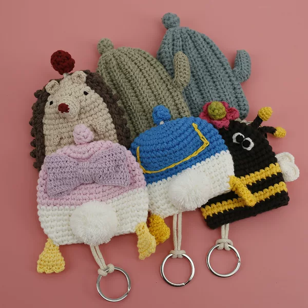 New hand-woven cartoon key case cute duck butt wool crocheted key protective case in stock wholesale