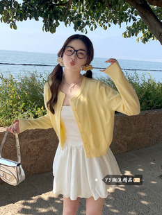 �Z�Sɫ�_��Ů�b�¿�����＾����������е�ᘿ������nϵ����