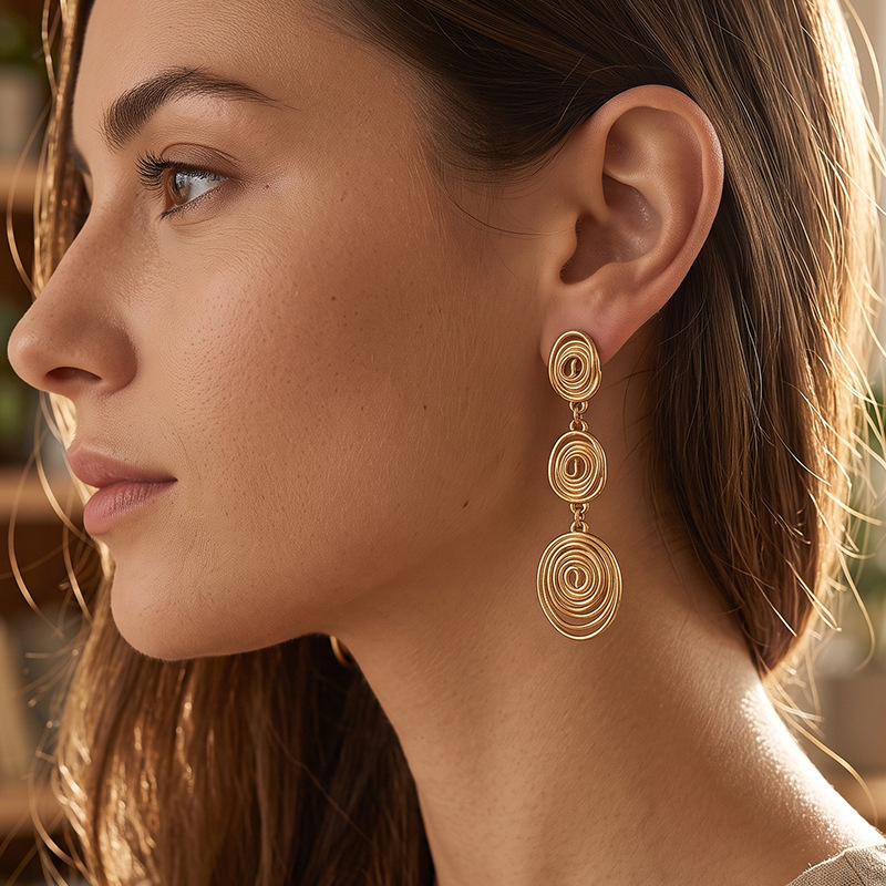 Tina transfronteriza Europa y América pendientes de acero inoxidable femenino minimalista nicho de geometría universal diseño círculo largos pendientes exagerados