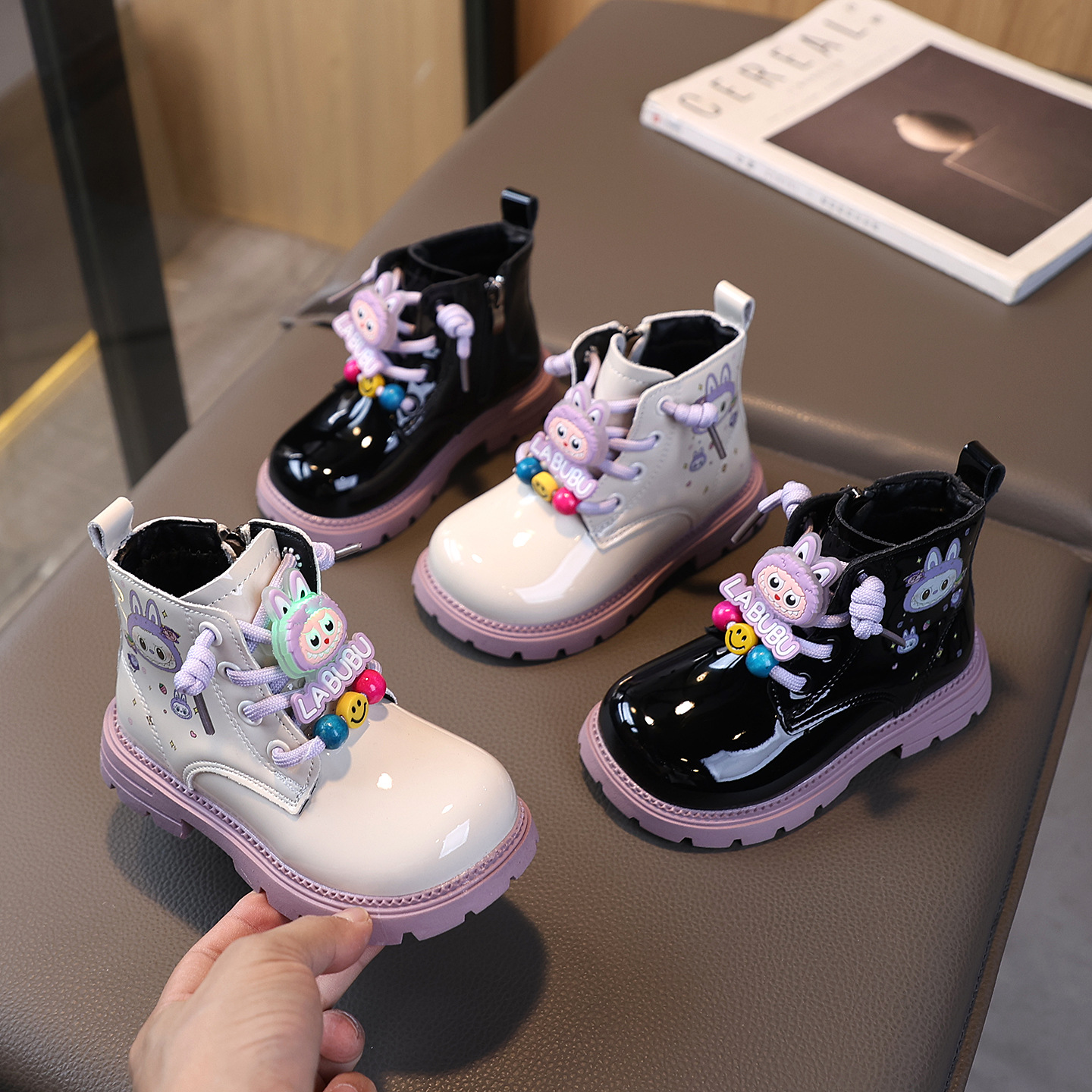 Girls' Boots Autumn and Winter 2025 New Flashing Princess Boots for Middle and Large Kidsren Soft-Soled Girls' Single Boots Kidsren's Short Boots